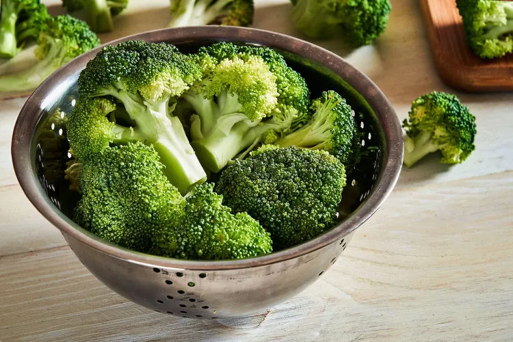 How to Clean Broccoli Thoroughly (and Why You Need To)