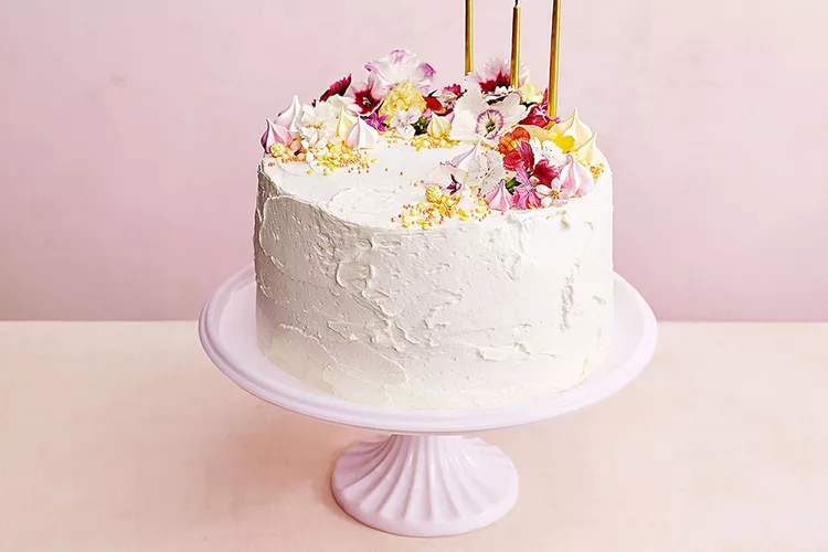 6 Ways to Decorate Cakes and Cookies With Flowers