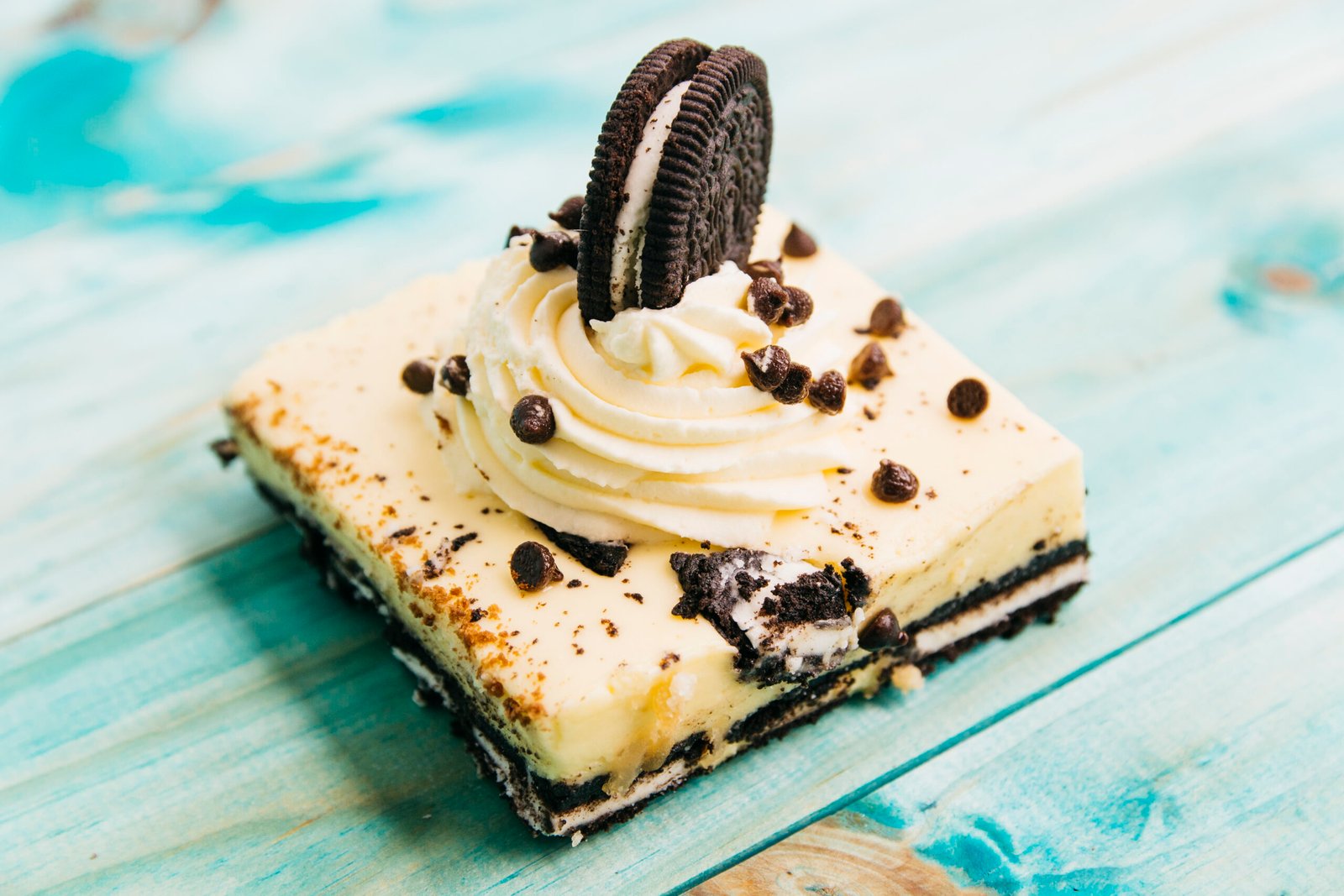 Crunchy, Creamy, and Delicious: Oreo Ice Cream Cake for Any Occasion