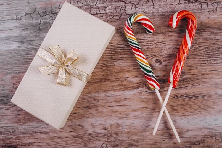 5 Fun and Easy Ways to Use Candy Canes This Holiday Season