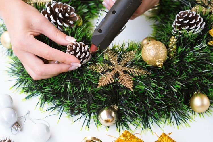 10  Best Budget-Friendly Christmas Garland Ideas to Transform Your Home